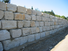 Mauersteine aus Jura-Kalk