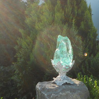 Glasbrocken als Flamme - Dekoration