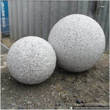 Granit Kugeln in verschiedenen Größen