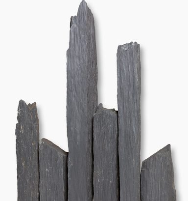 Schiefer Palisaden oder Stelen 